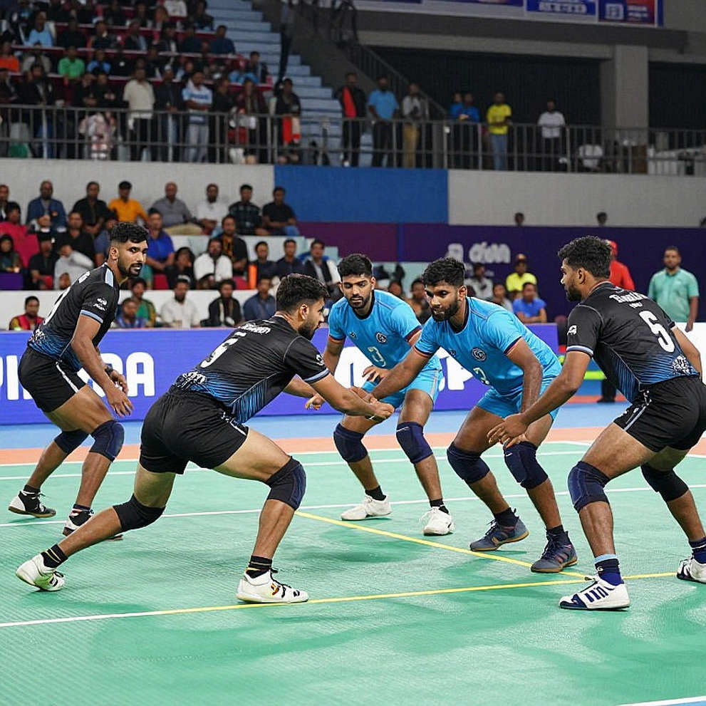 ৭৫ মিনিটের ফাঁক: এশিয়ান গেমসের কাবাডি সেমিফাইনালে ভারতের ‘অপরাজিত’ আসলে কী ঢাকে