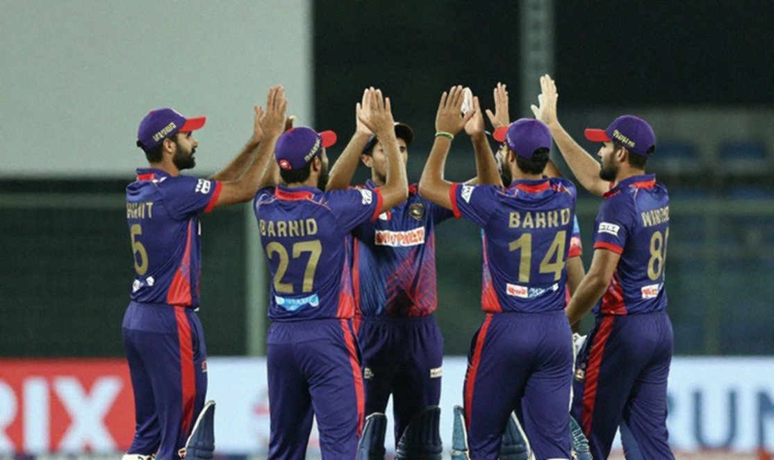 গতির দাম আর বোঝার হিসাব: এশিয়ার পেস বোলিং অর্থনীতির একটি ডেড-বল পাঠ